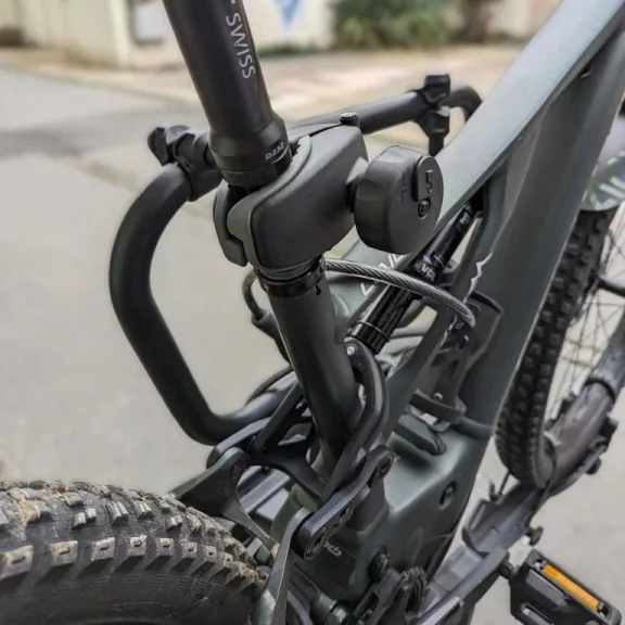 Nosič elektrobicyklov na ťažné zariadenie BuzzRack Scorpion Pro 2
