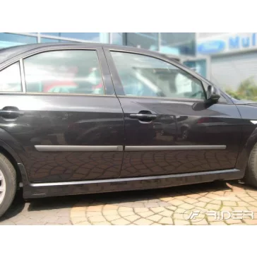   FORD MONDEO MK3 KOMBI Bočné ochranné lišty na dvere (2000-2007)