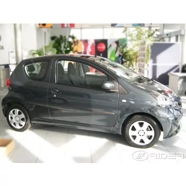   TOYOTA AYGO (hatchback, 3 dverové) Bočné ochranné lišty na dvere (2005-2014)