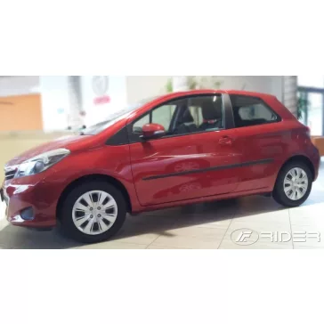   TOYOTA YARIS (XP130) (hatchback, 3 dverové) Bočné ochranné lišty na dvere (2011-2020)