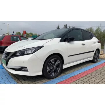 NISSAN LEAF Bočné ochranné lišty na dvere (2017-2025)