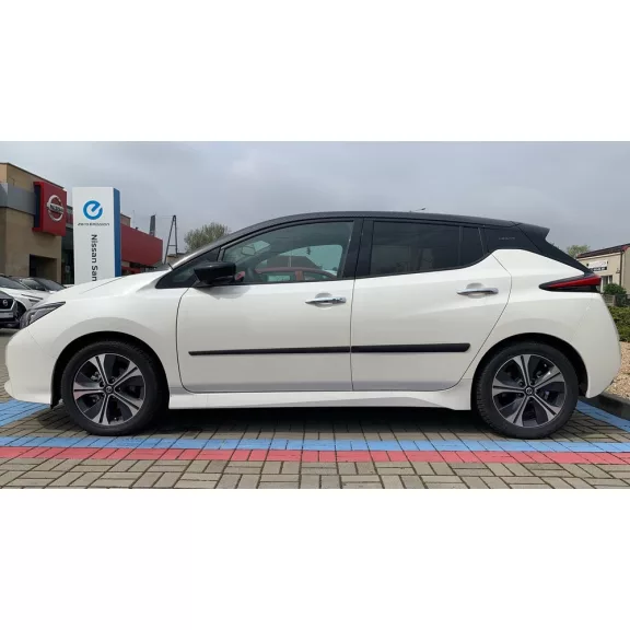 NISSAN LEAF Bočné ochranné lišty na dvere (2017-2025)