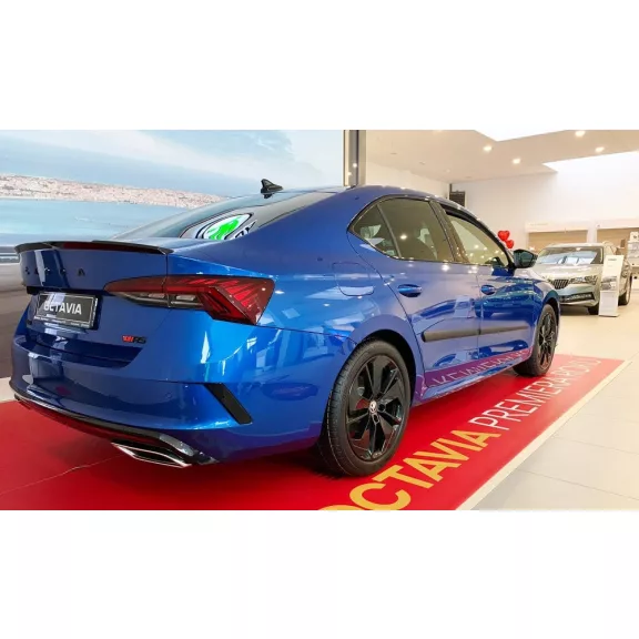 SKODA OCTAVIA IV. Bočné ochranné lišty na dvere (2020-)