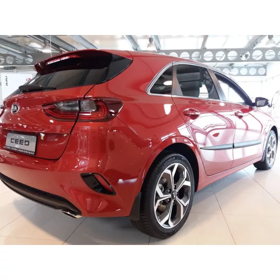 KIA CEED (CD) Bočné ochranné lišty na dvere (2018-)