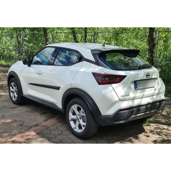 NISSAN JUKE Bočné ochranné lišty na dvere (2020-)