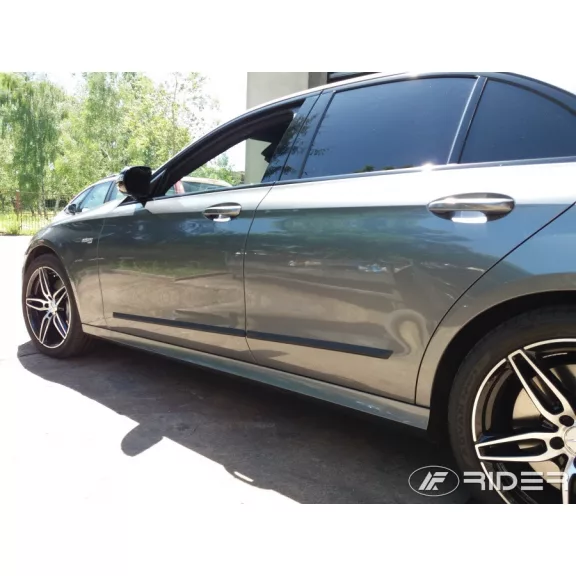 MERCEDES-BENZ E (W213) Bočné ochranné lišty na dvere (2016-2022)