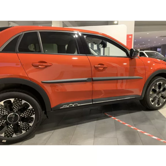 FIAT 600 PAWA Bočné ochranné lišty na dvere (2023-)