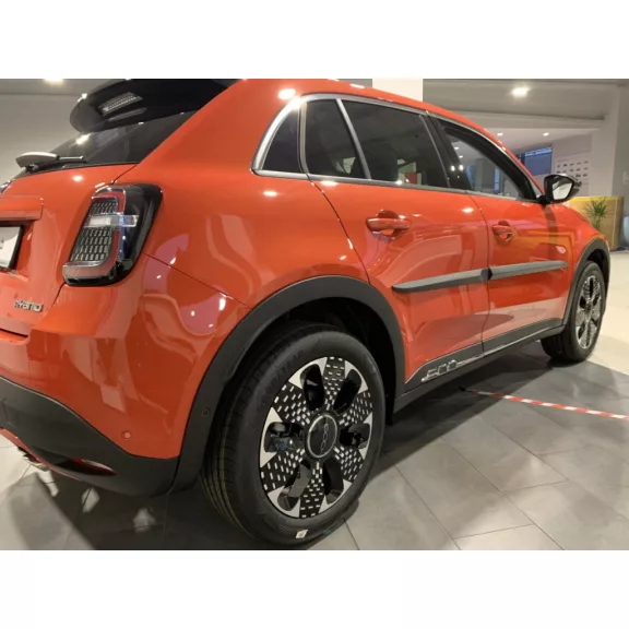 FIAT 600 PAWA Bočné ochranné lišty na dvere (2023-)