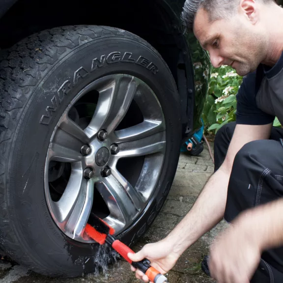 Pingi Premium V2 kefa na čistenie kolies (prúd vody)