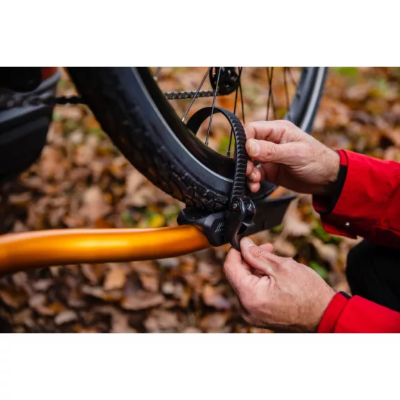 Nosič bicyklov na ťažné zariadenie TMK Fly 02 (oranžový) + vak