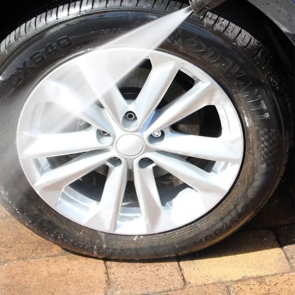 Čistič diskov Turtle Wax Wheel Redline (500 ml)