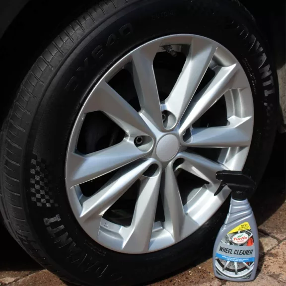 Čistič diskov Turtle Wax Wheel Redline (500 ml)